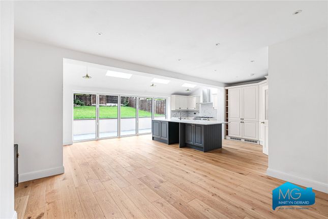 11, Gresham Avenue, London photo 4