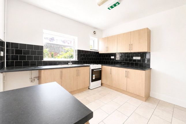 Room 2, 7, Elfin Road, Somerset photo 3