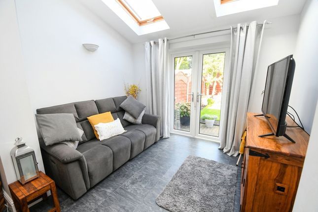 14 Gillingham Road, Manchester photo 4
