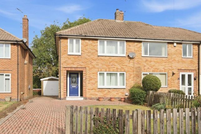 3-bed semi-detached on 8 Heather Close, Chesterfield, £199,999