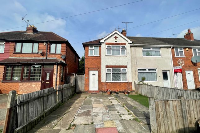 Thumbnail Town house for sale in Tiverton Avenue, Off Gipsy Lane, Leicester