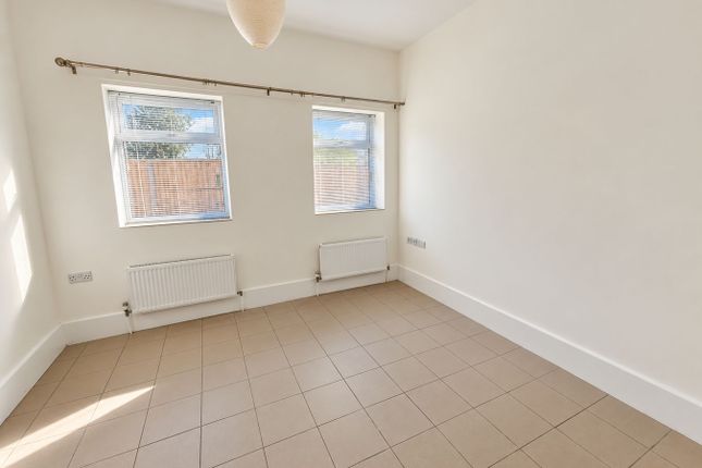 Gable Mews, Rusham Road, Egham photo 3