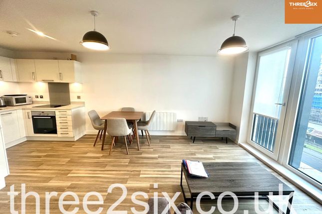 Modern Gated &amp; Furnished Top Floor Apartment With Great Views