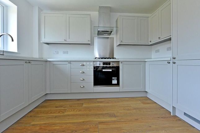 6 Metcalfe Close, Southwell photo 2