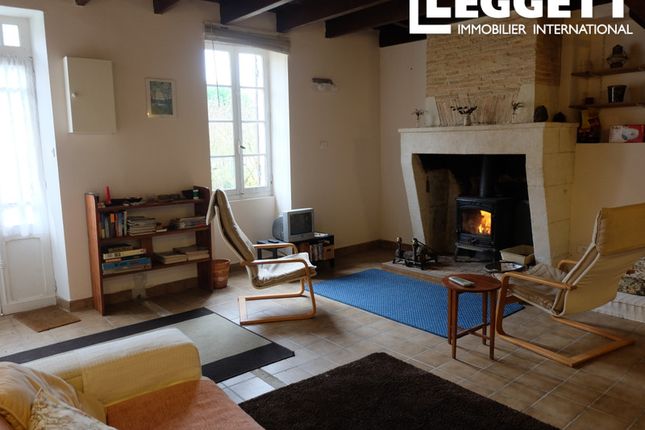 Villa for sale in Le Fouilloux, Charente-Maritime, Nouvelle-Aquitaine