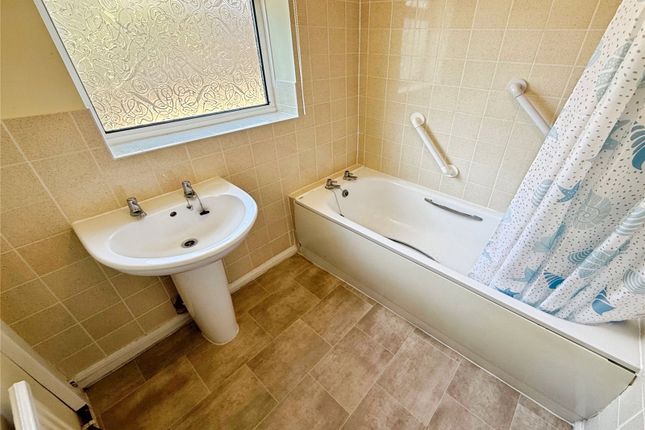 8, Meadow Close, Lincoln photo 4