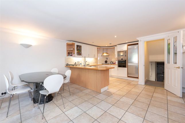 47, Southlands Drive, London photo 4