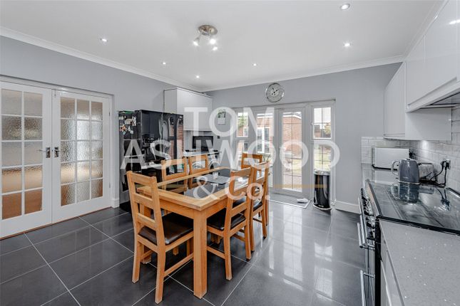 93, Woodbridge Road, Barking photo 3