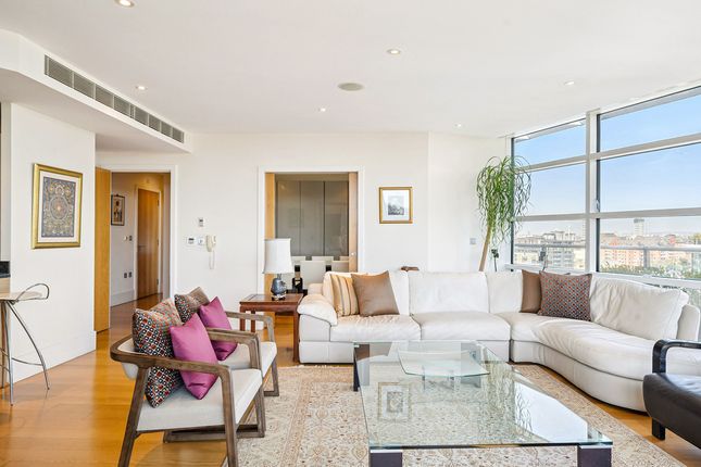 Flat 67, Kingfisher House, Juniper Drive, London photo 2