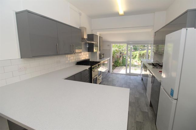 4-bed house on Malefant Street, Cardiff, £2,200/mo