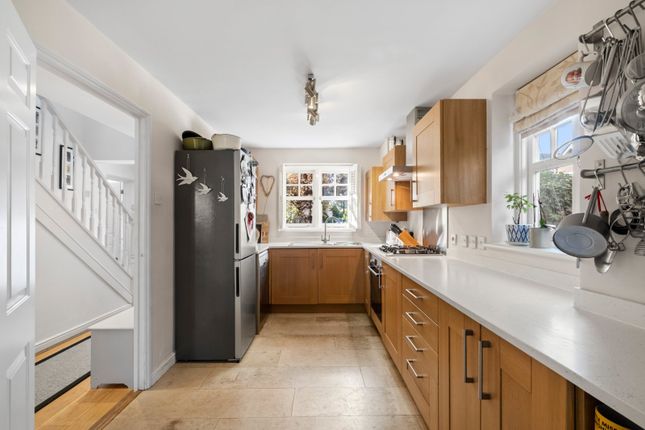 Nevinson Close, London photo 3