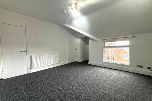 Flat to rent in 32 Roseneath Road, Manchester