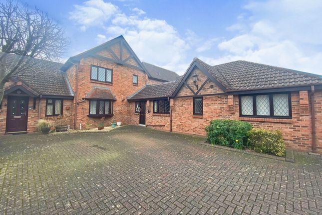 Thumbnail Property for sale in Windmill Close, Worcester
