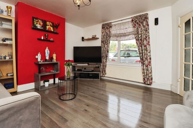 24, Laburnum Crescent, Kettering photo 4