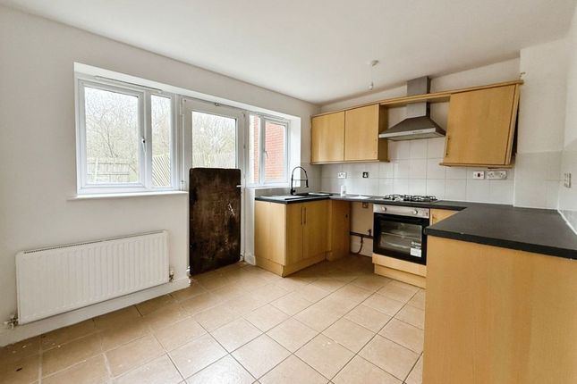 5 Lodge Court, Telford photo 4