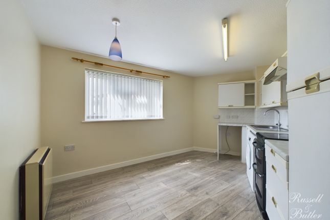 Flat for sale in Mckenzie Close, Buckingham