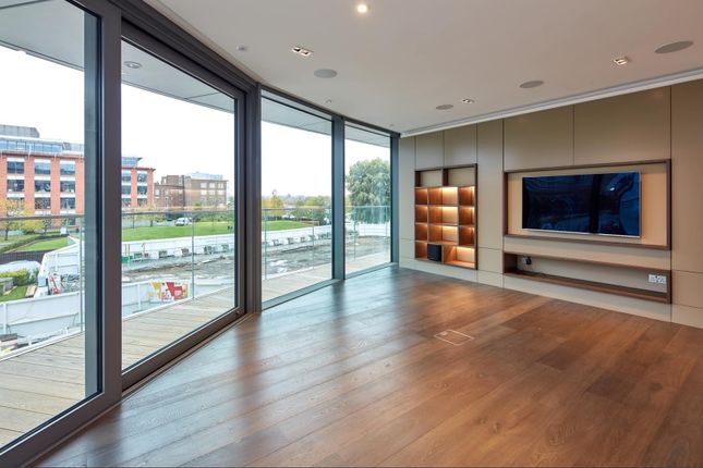 Flat for sale in Goldhurst House Parr's Way, Fulham Reach, Hammersmith