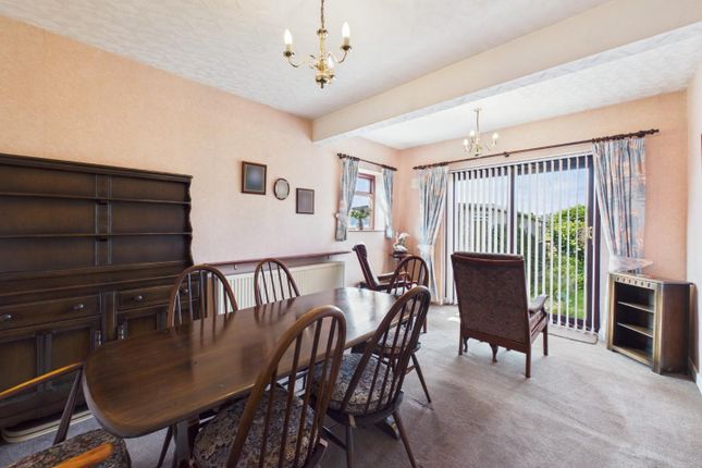 32, Heaton Drive, Bingley photo 4