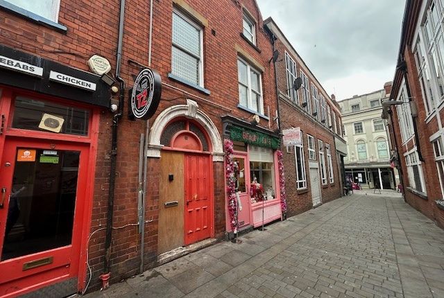 2-bed house on Lincoln, £737/mo