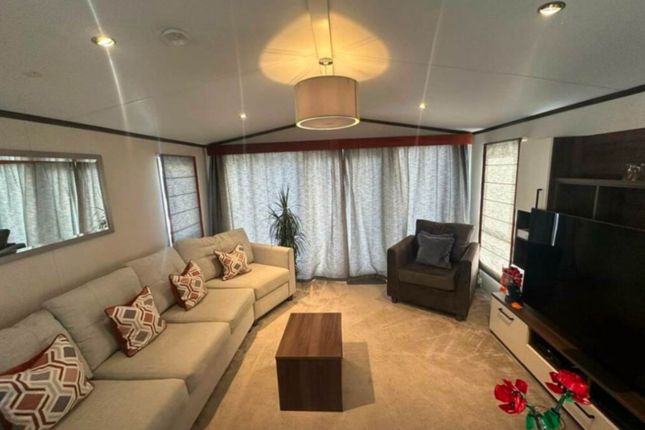 Pemberton Rivington, SV   Melville Rd, Southsea photo 4