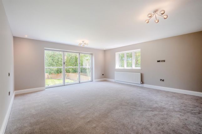 8652668-Interior34.Jpg