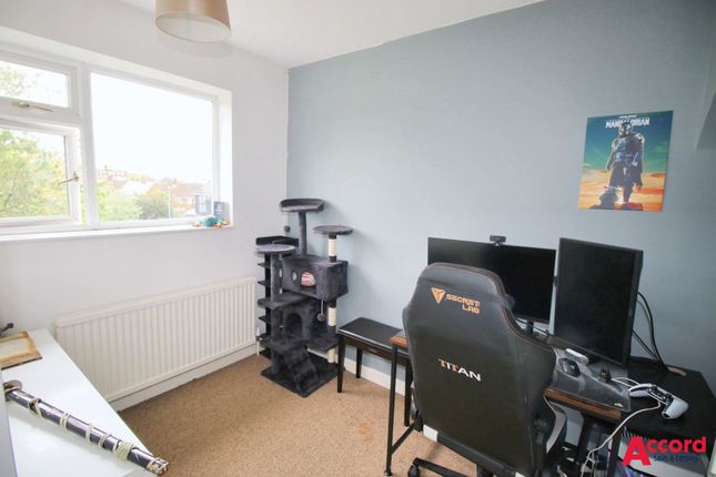 End terrace house to rent in Faringdon Avenue, Romford