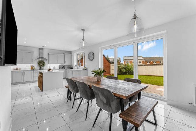 9, Skylark Road, Chesterfield photo 4