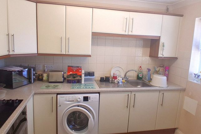 26, Pinewood Avenue, Peterborough photo 2