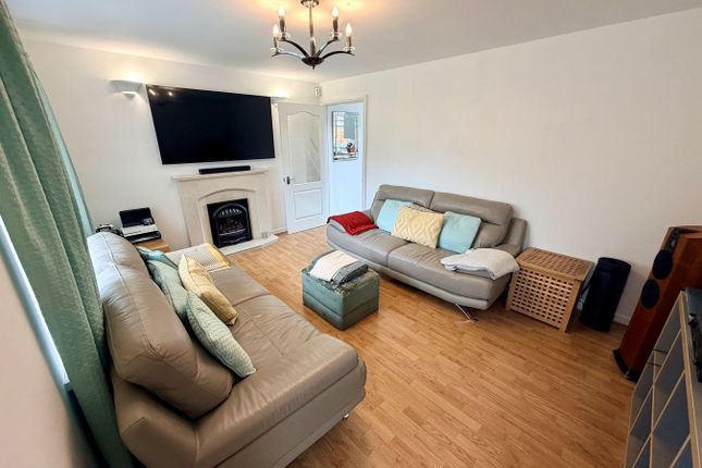 1, Helenny Close, Wolverhampton photo 2