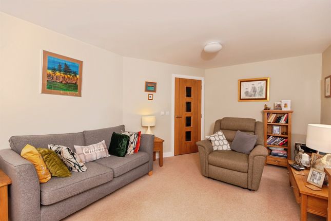 28, Applegate House, Seymour Road, TROWBRIDGE photo 2