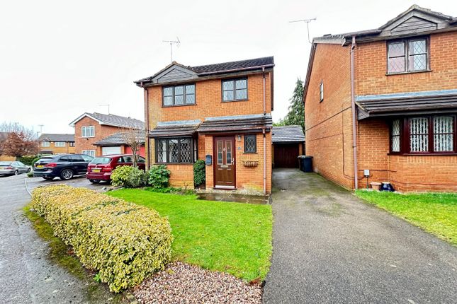 Detached house to rent in Mees Close, Luton, Bedfordshire
