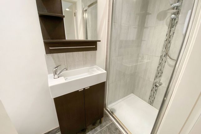 Room 3 6 Back Grafton Street, Altrincham photo 2