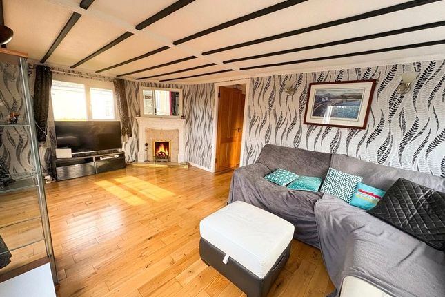 21, Woodcot Park, Stratford-upon-Avon photo 2