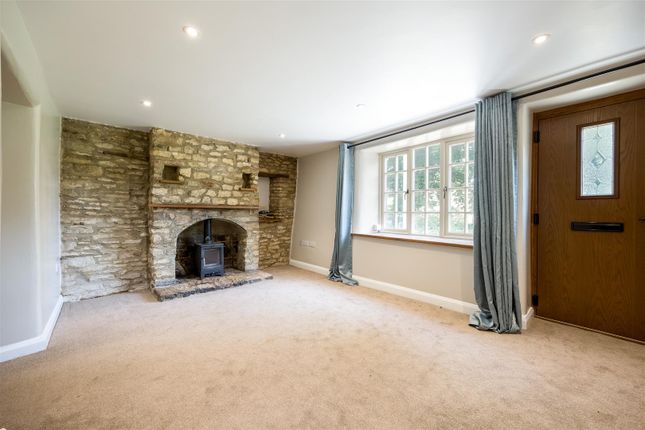 Chestnut Cottage, The Green, Hethe photo 3