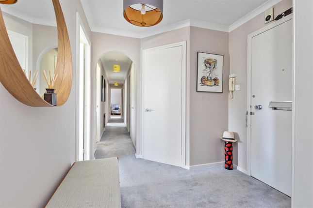 Flat for sale in Veric, Eaton Gardens, Hove