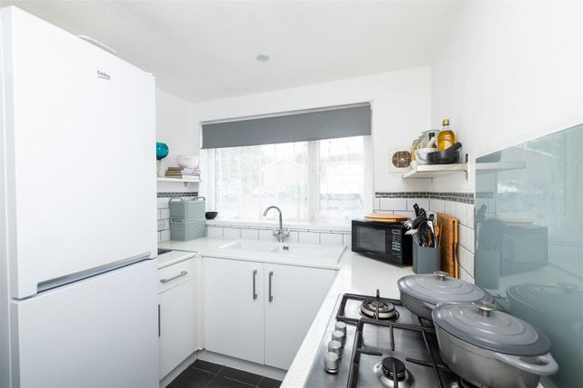 9, Marsett Way, Leeds photo 3