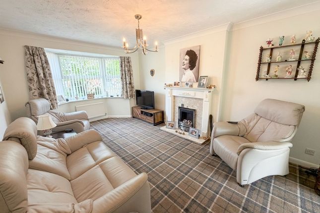 16 Lindisfarne Way, Grantham photo 2
