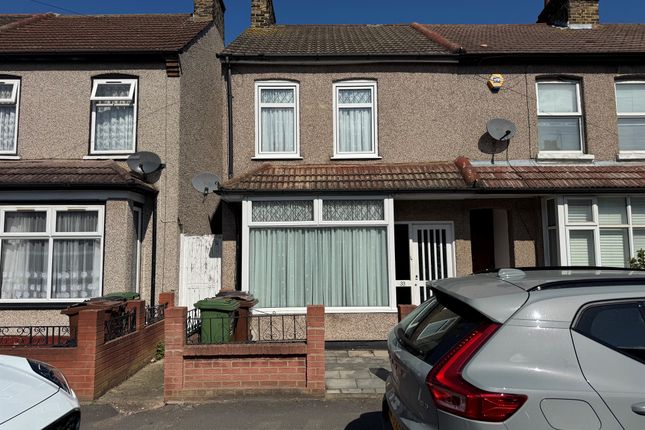 33, St. Johns Road, Barking photo 3