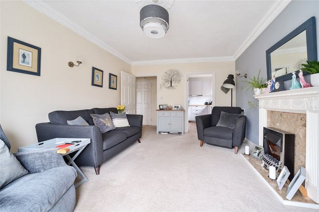 Flat for sale in Cremorne Place, King George Avenue, Petersfield, Hampshire