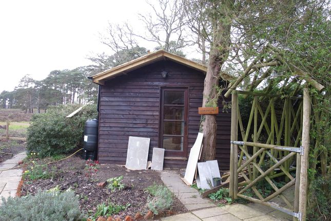 Cottage to rent in Linwood, Ringwood
