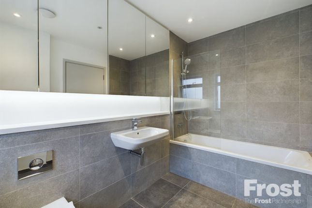 54, Denham Way, Uxbridge photo 3