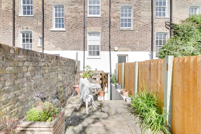 Flat for sale in Brooksby Street, London