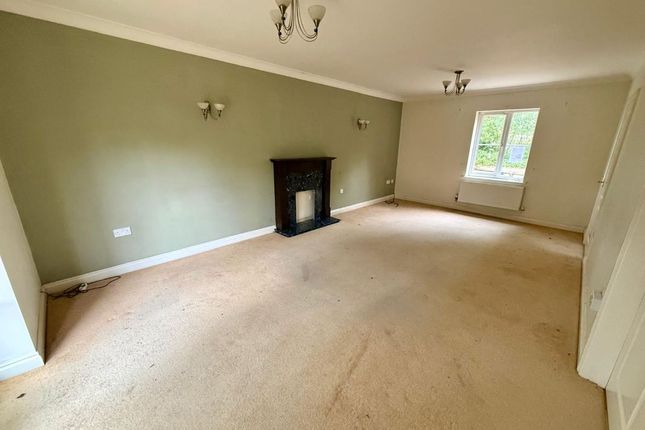 6 Chivrick Close, Sturminster Newton photo 2