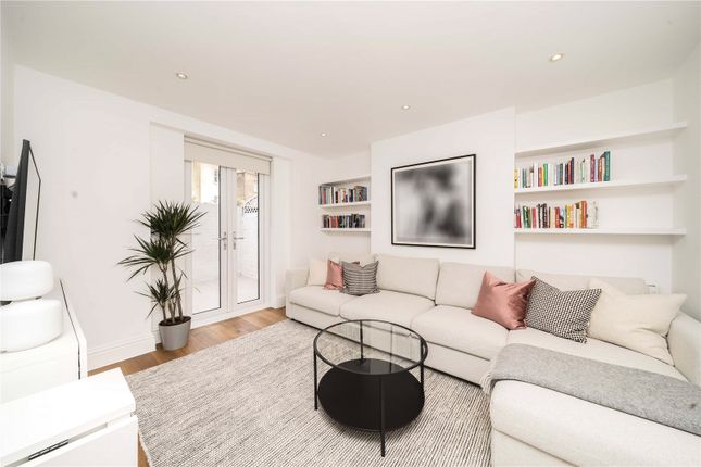 Flat for sale in Earls Court Gardens, London