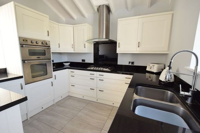 4 Bed Detached House For Sale In Ivy House Wath Road Elsecar