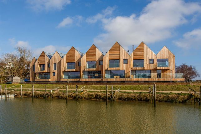 4 Bridge Point, Rock Channel Quay, East Sussex photo 4
