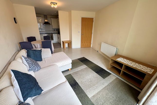 47, Hatfield photo 4