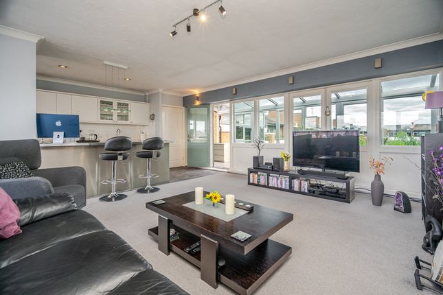 864, North Row, Milton Keynes photo 4