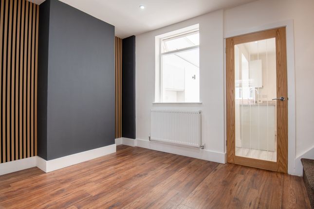 108 Hinwick Road, Wellingborough photo 4