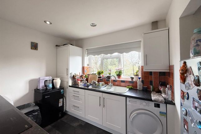 303, Rayleigh Road, Brentwood photo 3